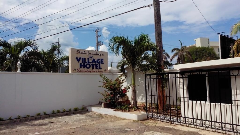 Hotel Village 3*