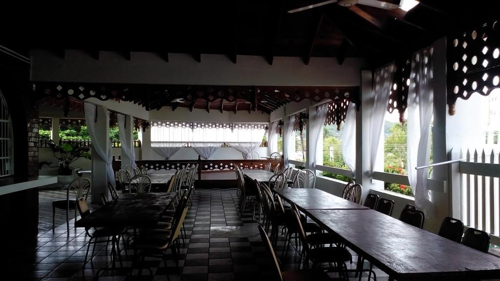Hotel Village Ocho Rios