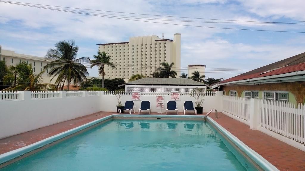 Hotel Village Ocho Rios