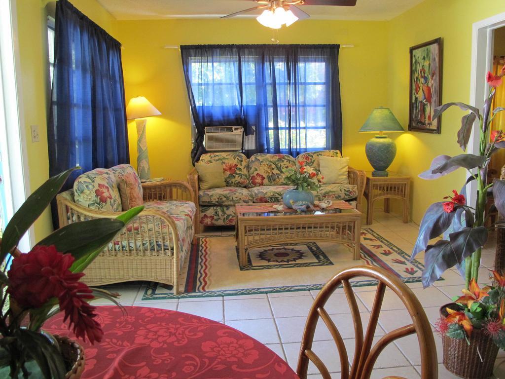 Eldemire's Tropical Island Inn
