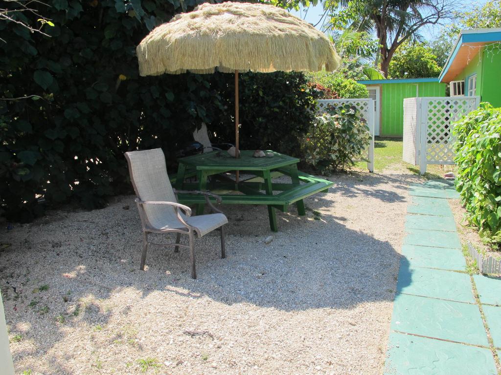 Eldemire's Tropical Island Inn