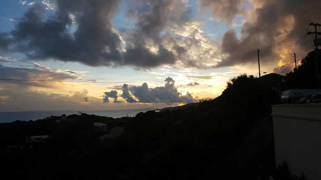 Sunset Gardens Contant (Saint Thomas)