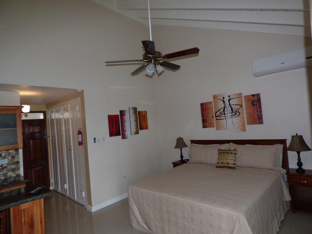 30 * Ocho Rios