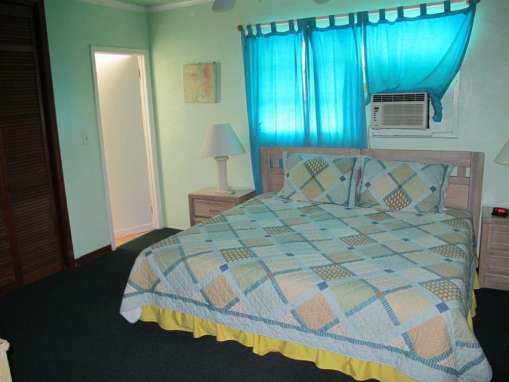 Eldemire's Tropical Island Inn