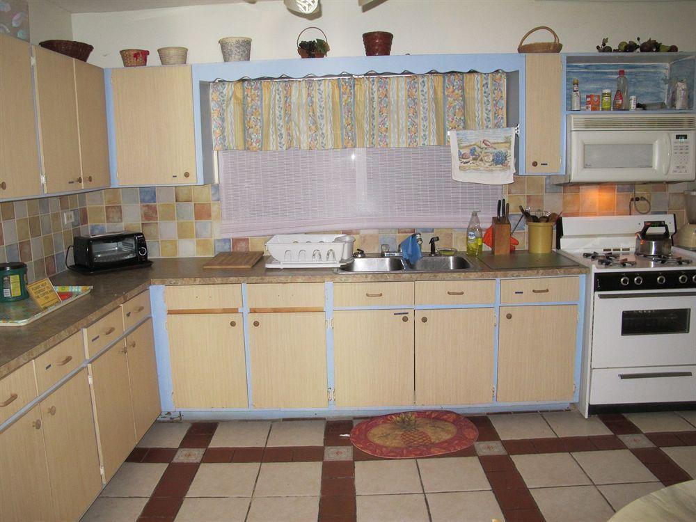 Eldemire's Tropical Island Inn 3*
