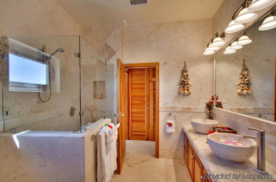 Hotel Belizean Cove Estates