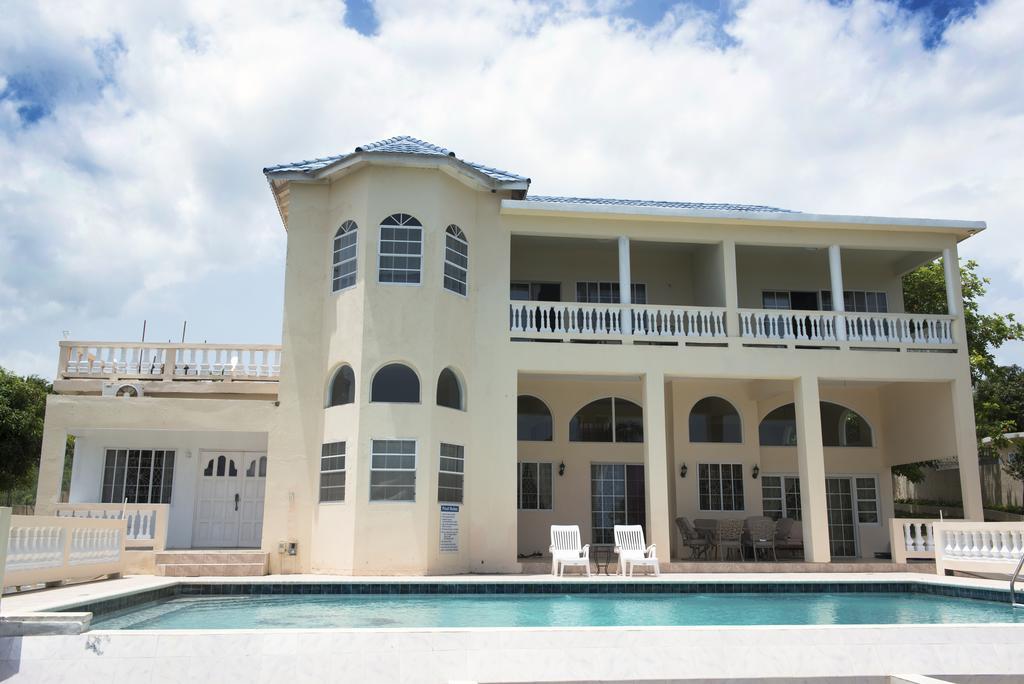 Celebrity Jamaica Casa de hóspedes Montego Bay