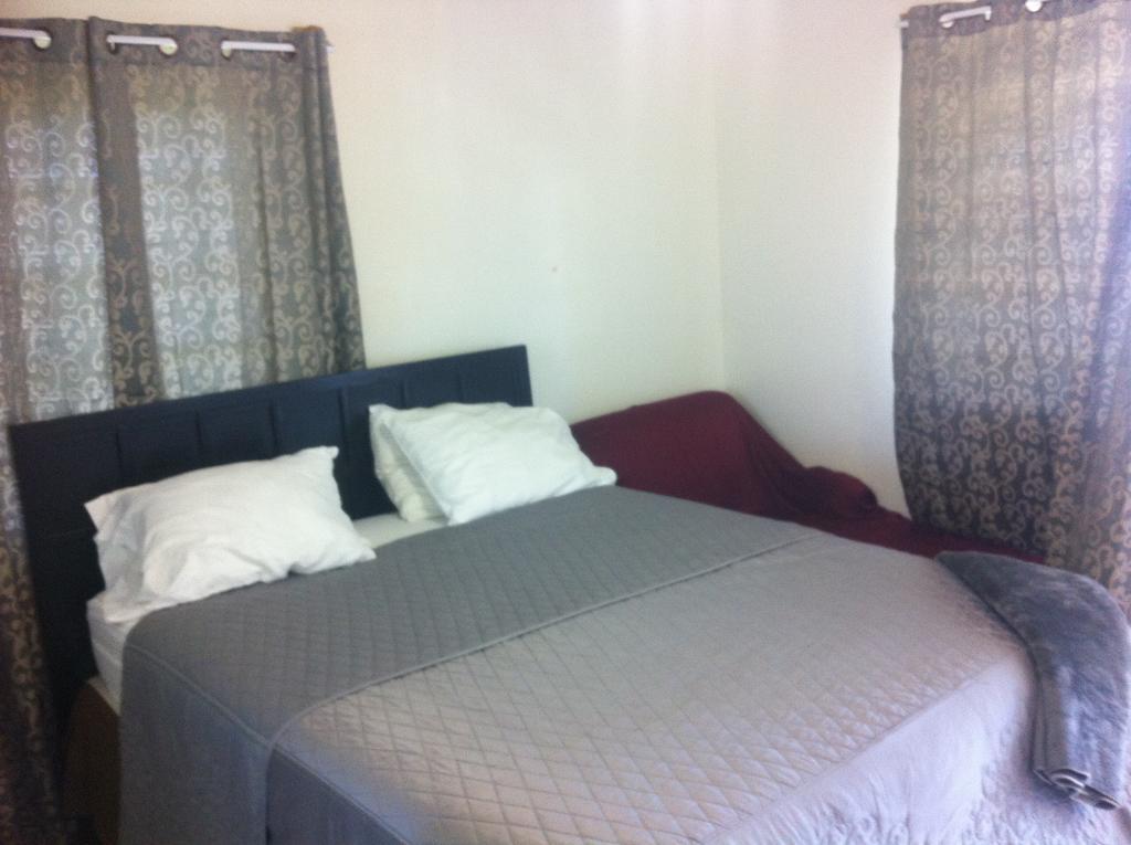 Sunset Gardens Contant (Saint Thomas)