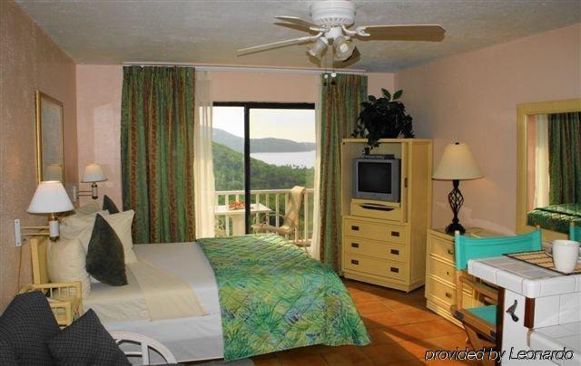 Flamboyan On The Bay & Aparthotel