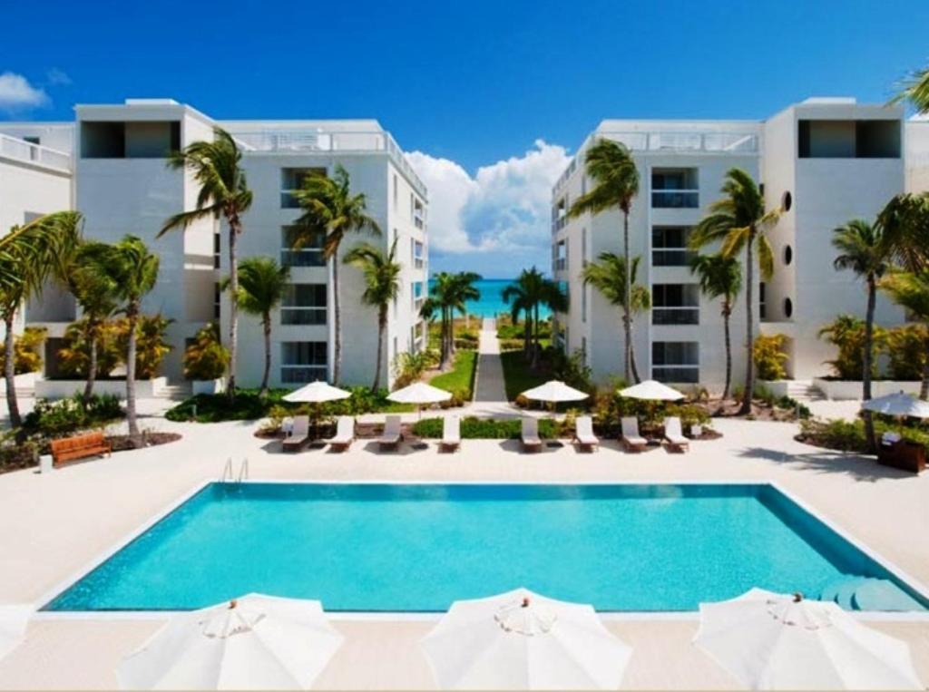 Le Vele 5* Grace Bay