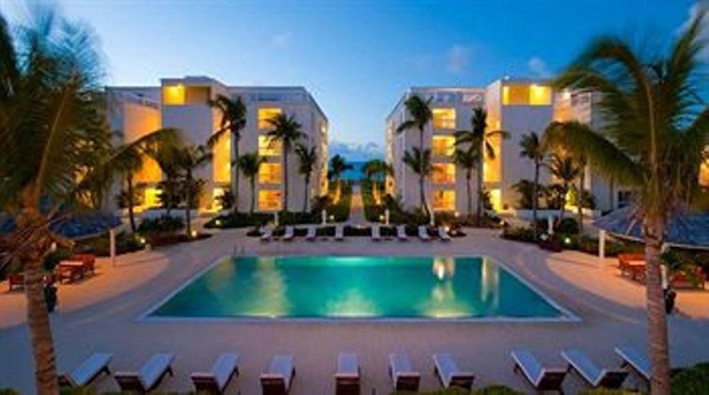 Le Vele 5* Grace Bay