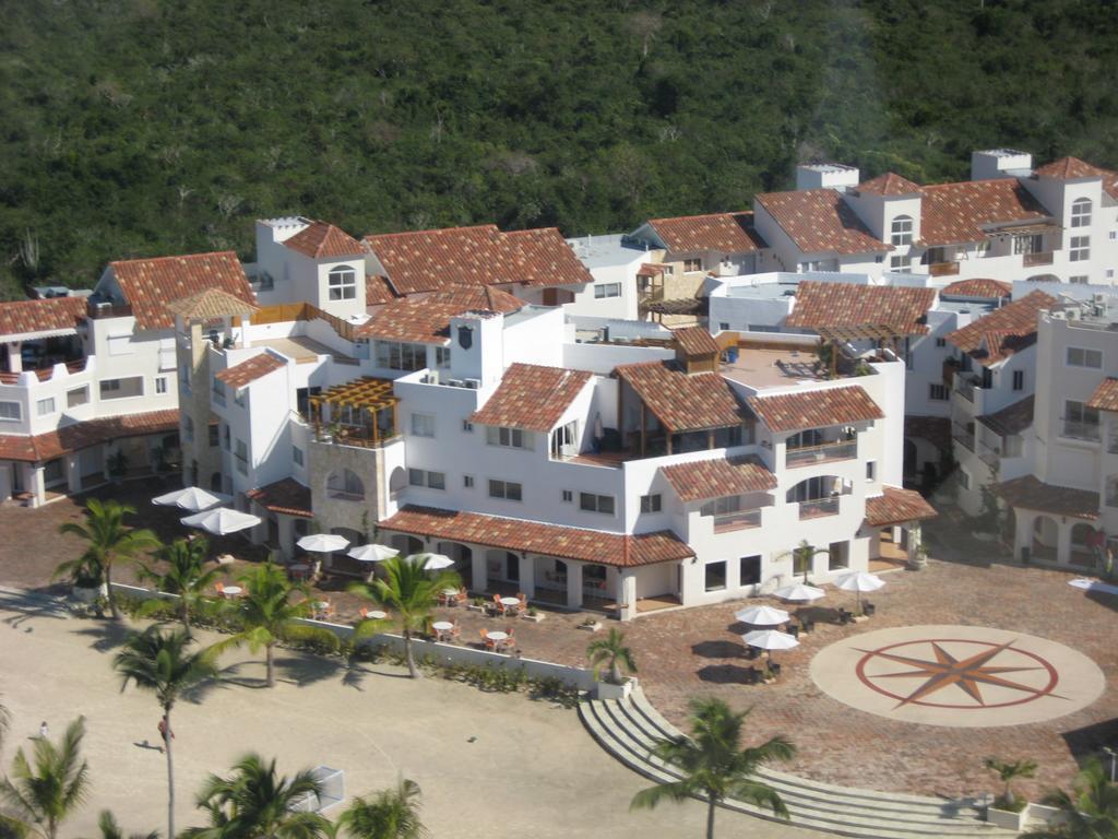 In Cadaques Caribe *