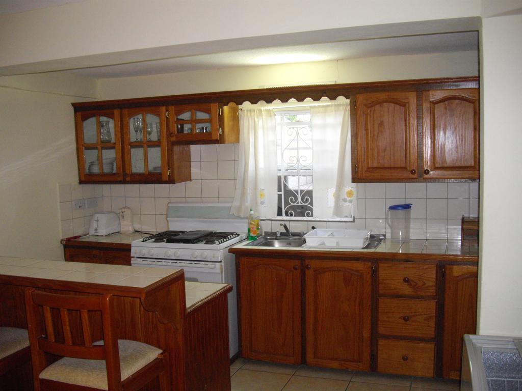 Jerrydon's Apartment *
