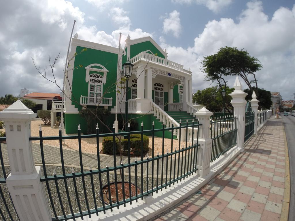 A1 Aruba Aparthotel 2*