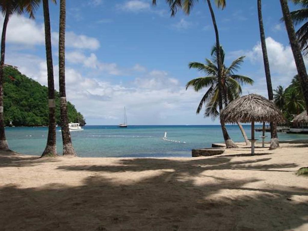 Mango Beach Marigot Bay