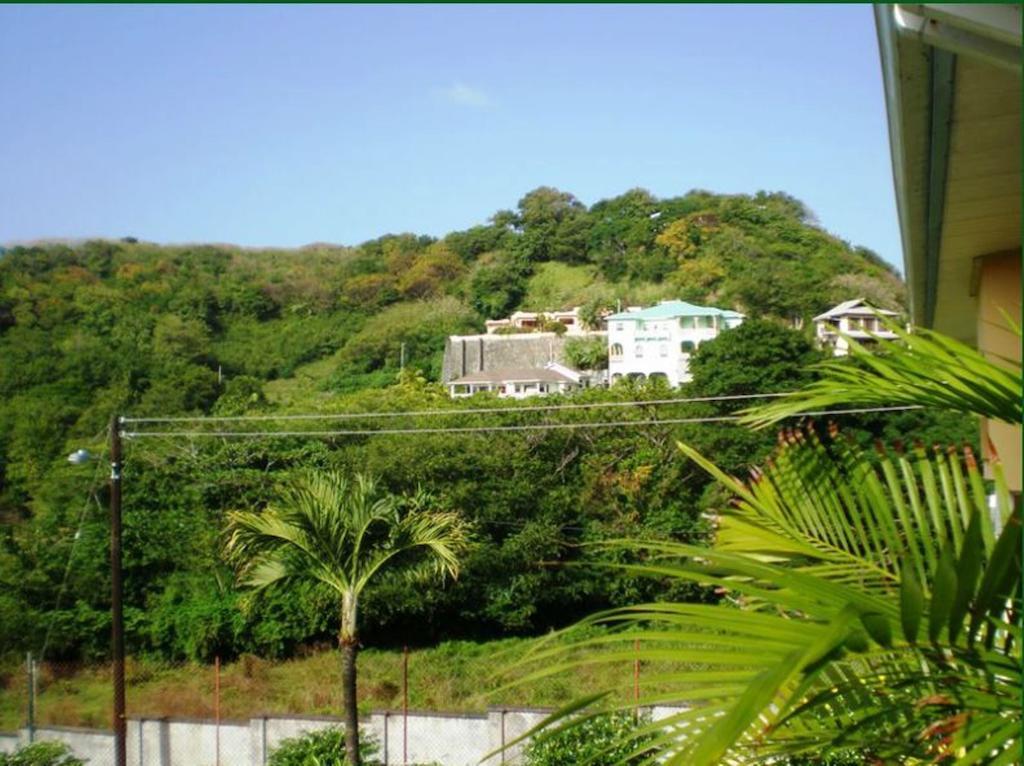 Crystal Heights Guest house Kingstown