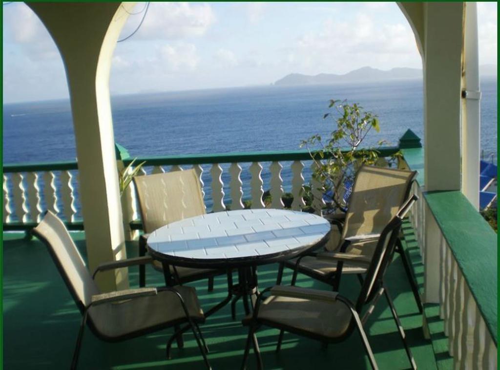 Guest house Crystal Heights Kingstown