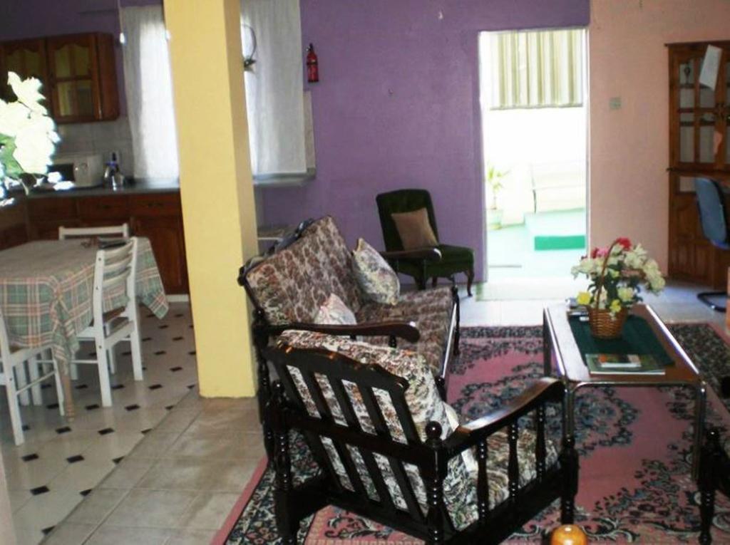 Crystal Heights * Kingstown