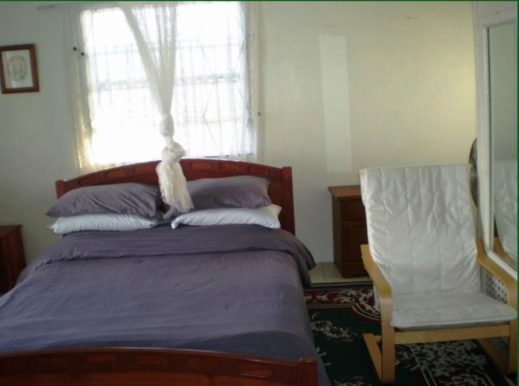 Crystal Heights Guest house Kingstown