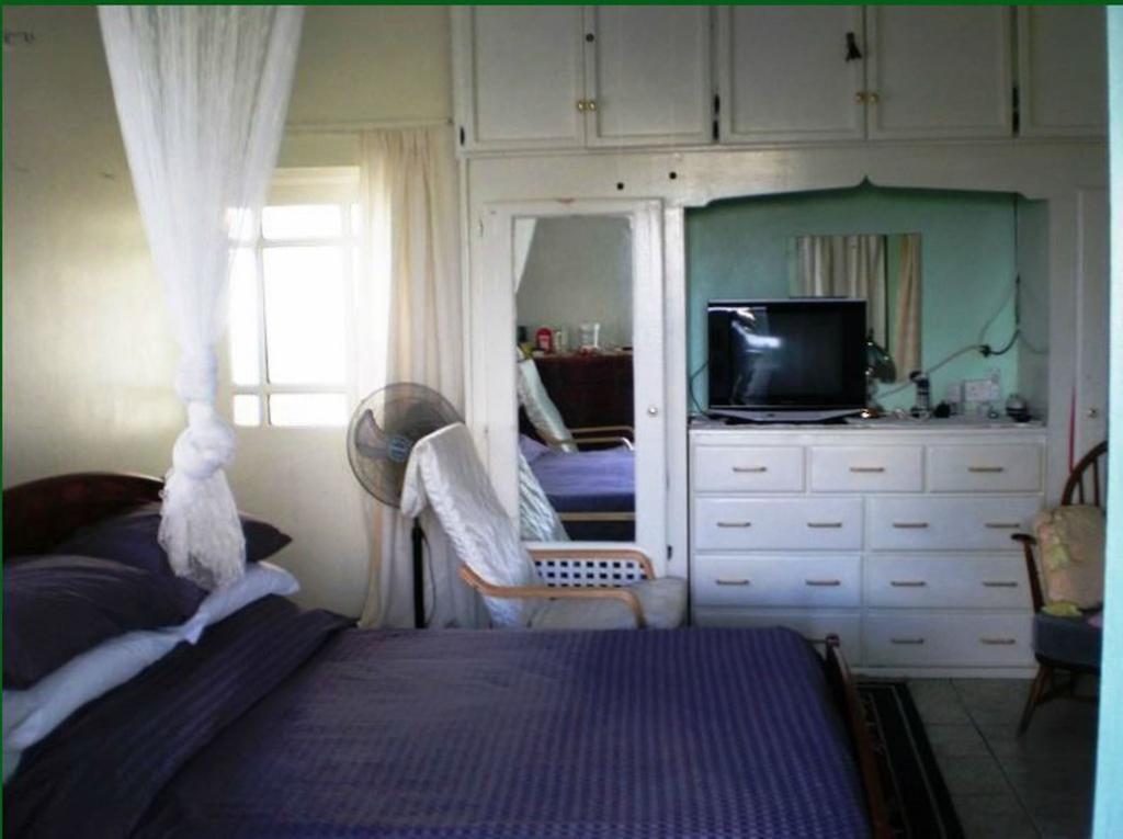 Crystal Heights * Kingstown
