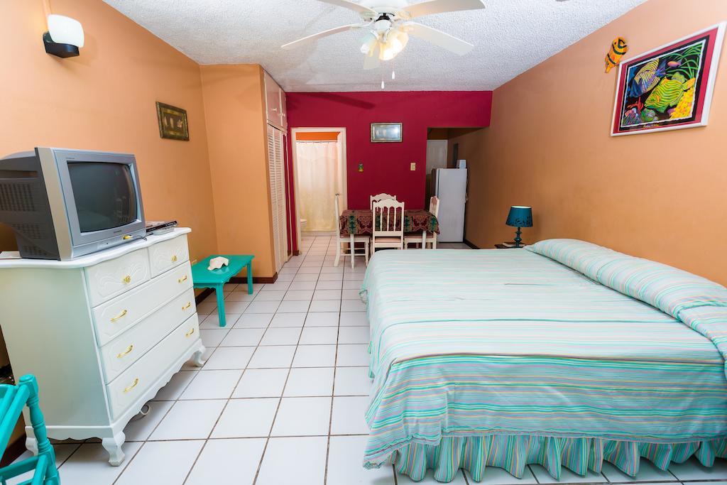 Criss Ocho Rios