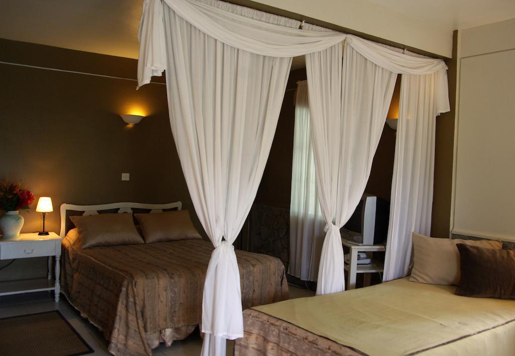 Hotel Evergreen Roseau