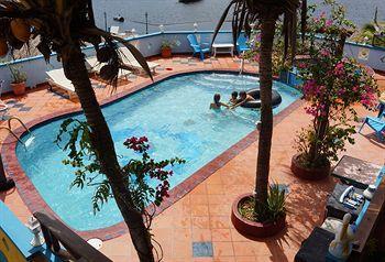 Limestone Holiday Willemstad