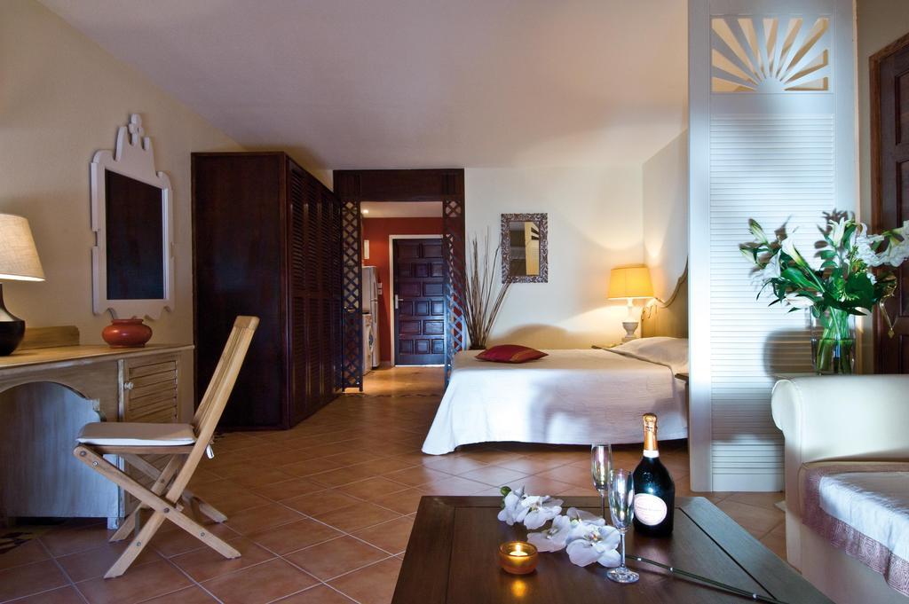 Aparthotel Studio Orient Bay 3*