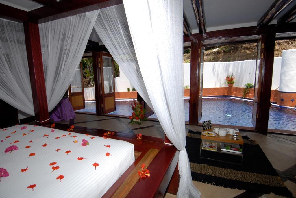 Hotel Mount Hartman Bay Estate 5*