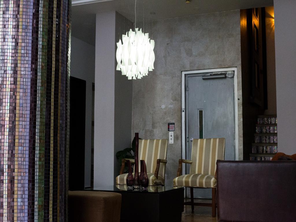 Hotel Armas