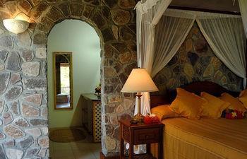 Hotel Frangipani 3*