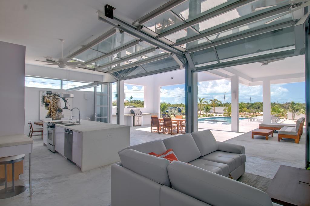 White - 2-bedroom Private - V6 Long Bay