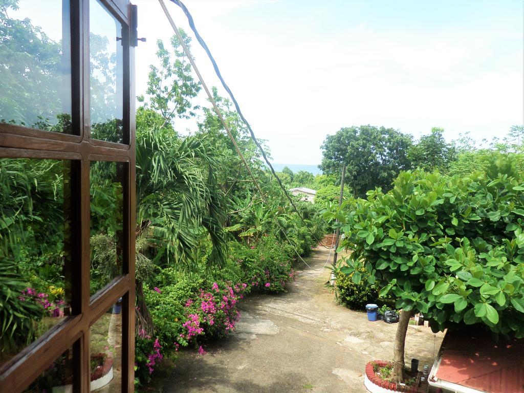 La Familia And Natural Farm