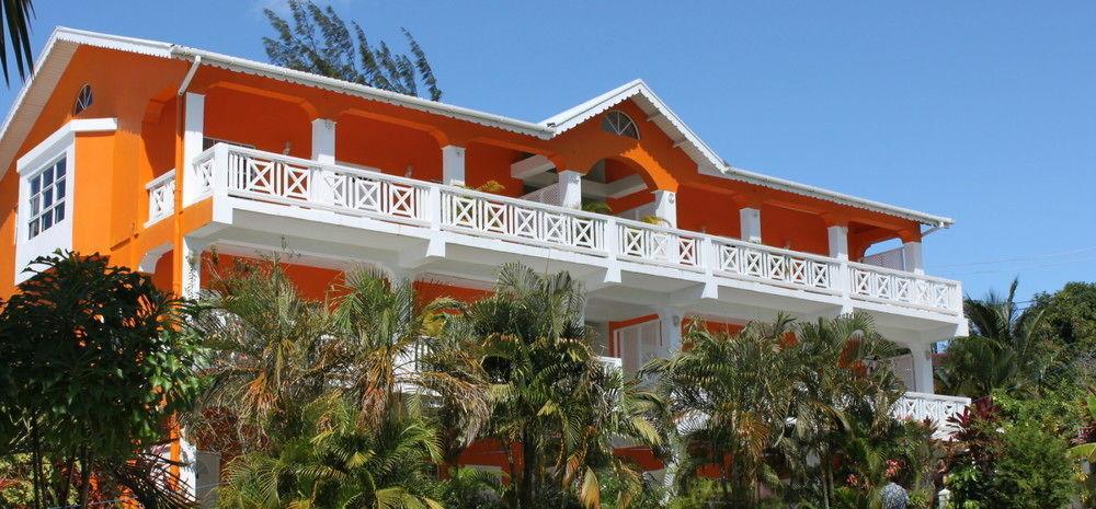 Beachcombers Hotel 3*