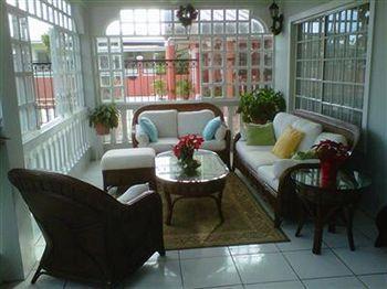 Airport Hotel 2*