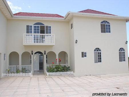 Retreat Guest house 4*