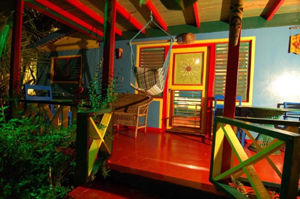 Banana Shout Hotel 3*