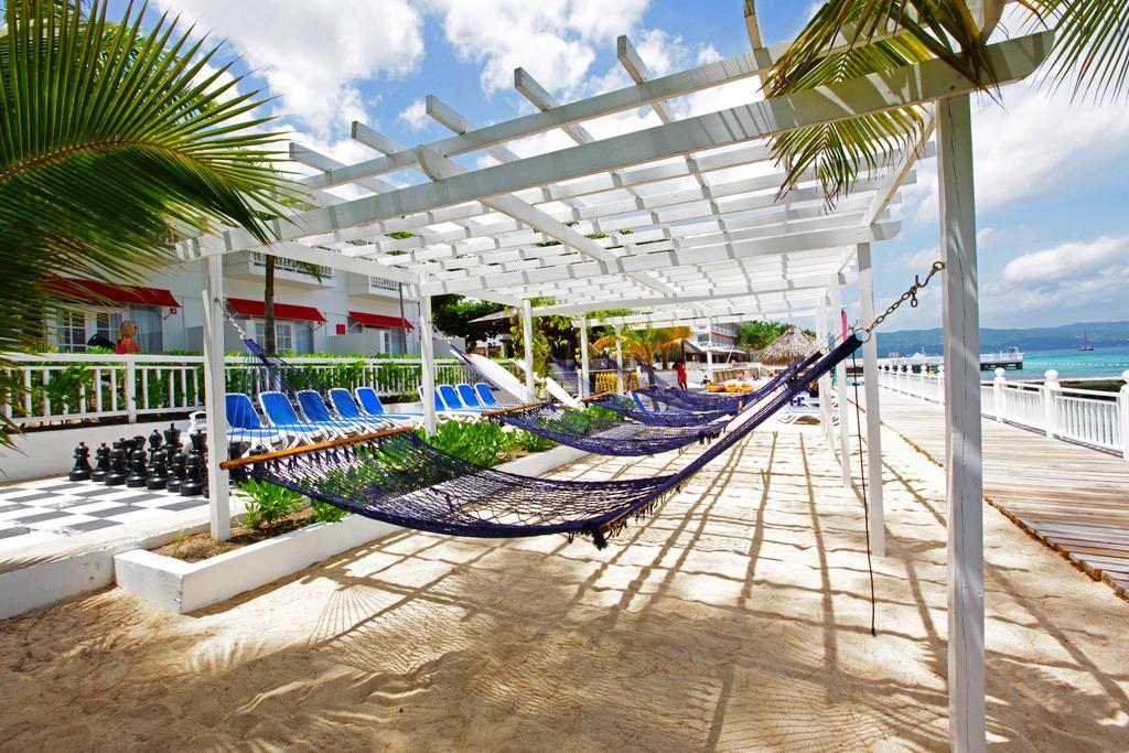 Grand Decameron Montego Beach, A Trademark All-inclusive
