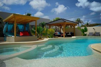 Seasons Aparthotel