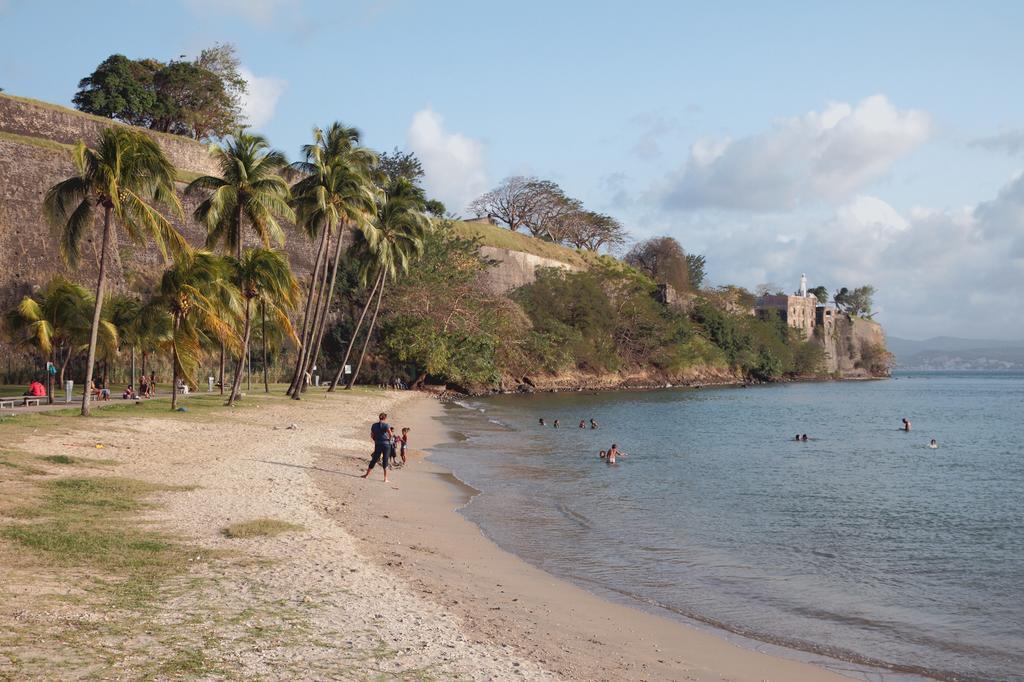 Flamingo Bay And Beach Apartment