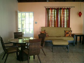 Lemontree Oceanfront Cottages 2*