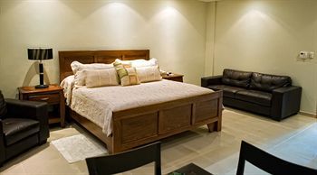Hotel Century Plaza 3*