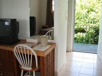 Hotel The Corner 3*