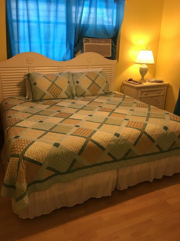 Eldemire's Tropical Island Inn George Town