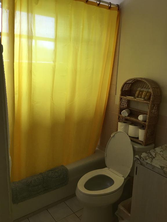 Eldemire's Tropical Island Inn