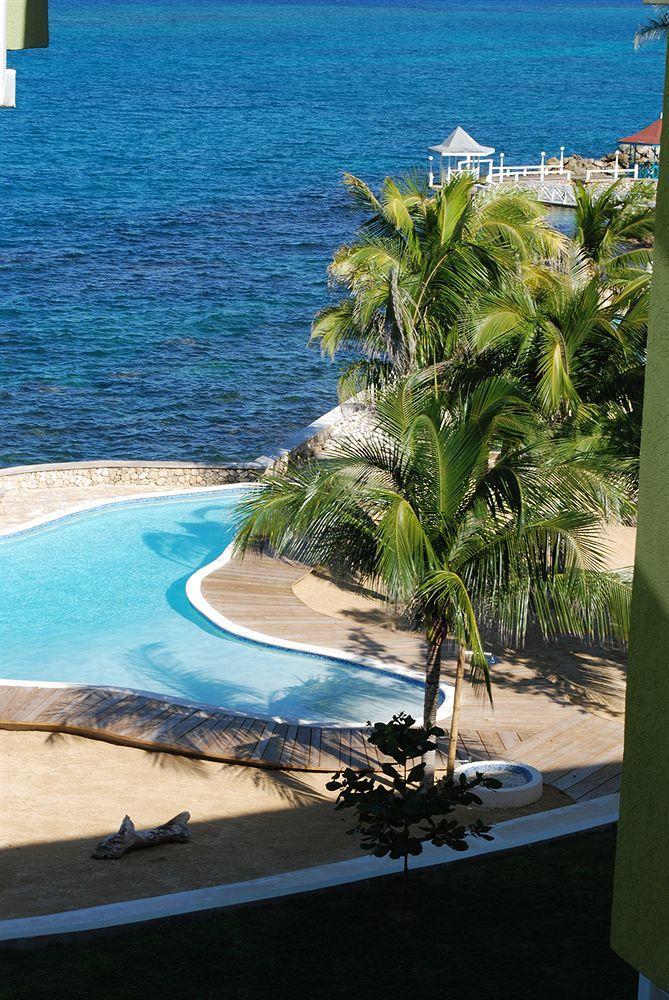 Hotel Whispering Seas Jamaica