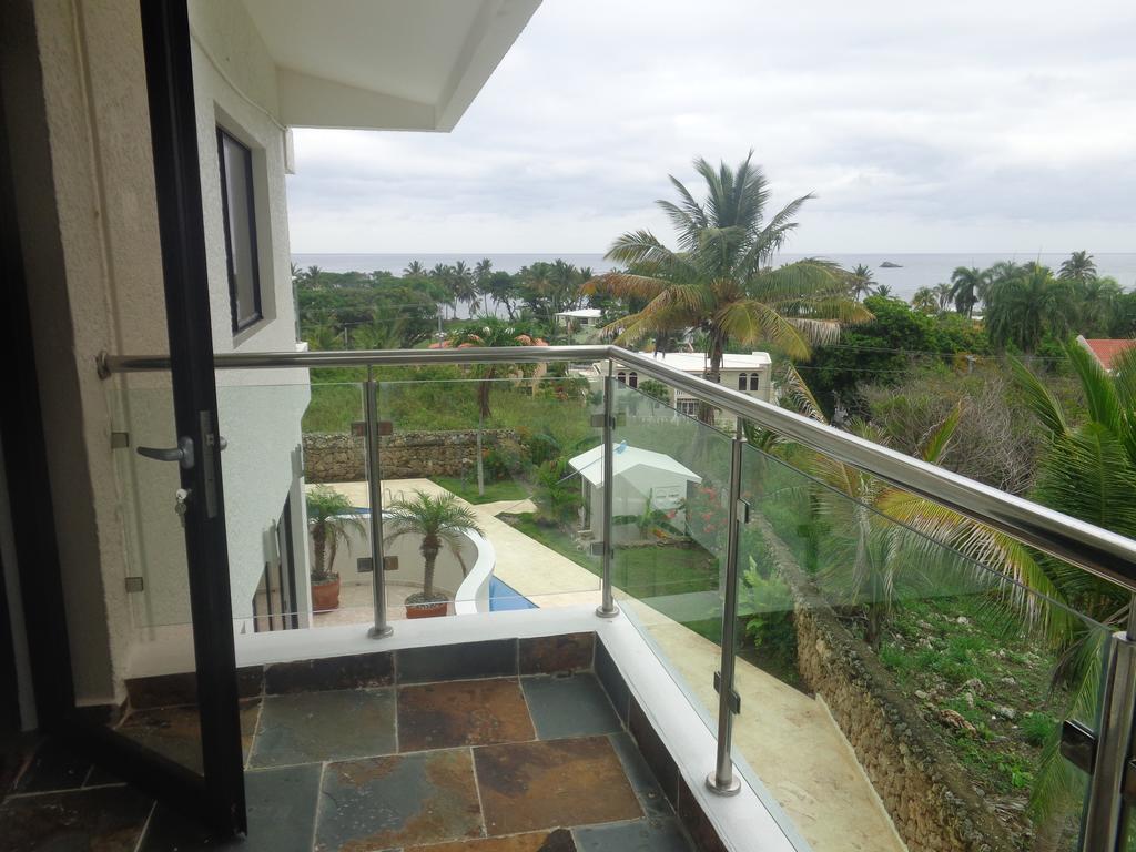 White House Mansion * Puerto Plata