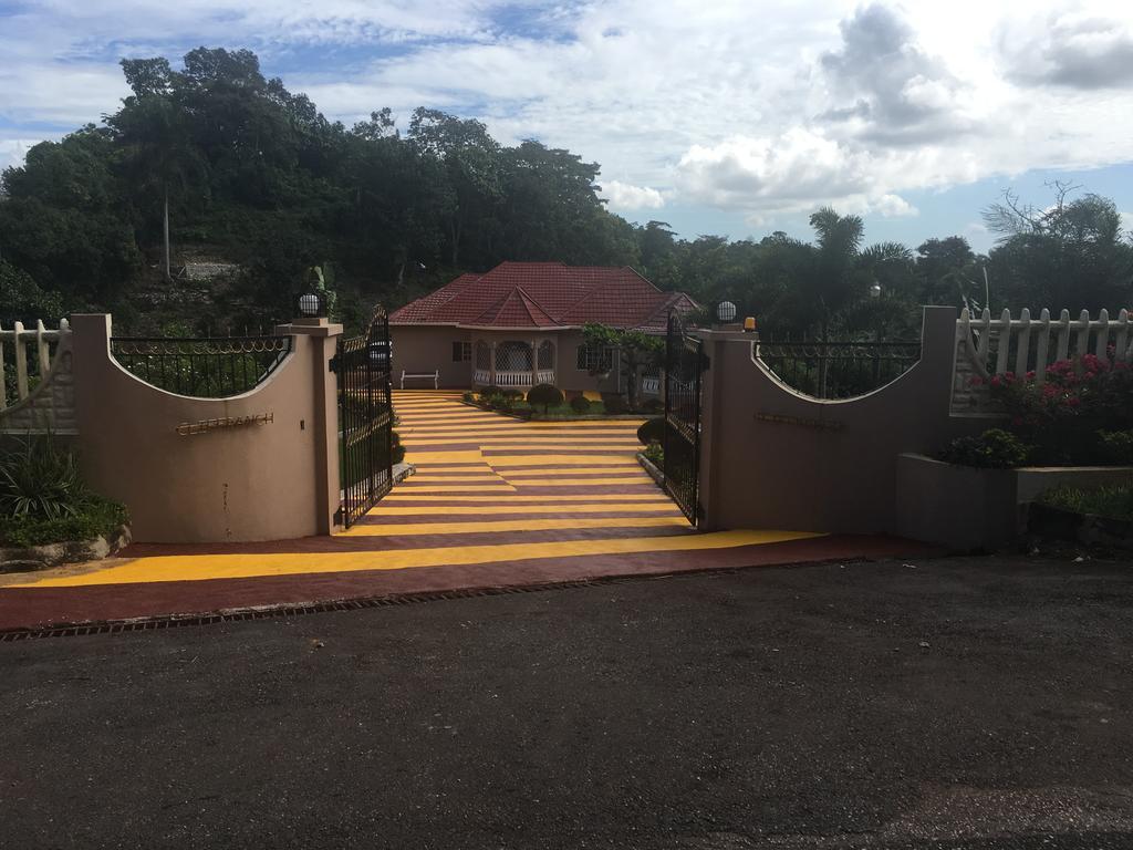 Cliffe Ranch * Mandeville