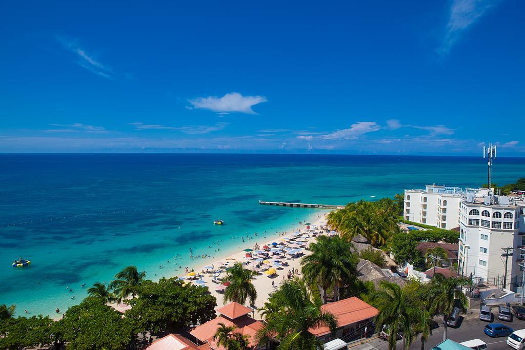 Montego Bay Club Apartments Apartment