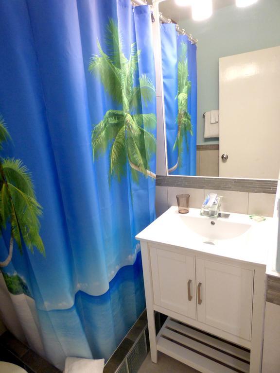 4 * Ocho Rios